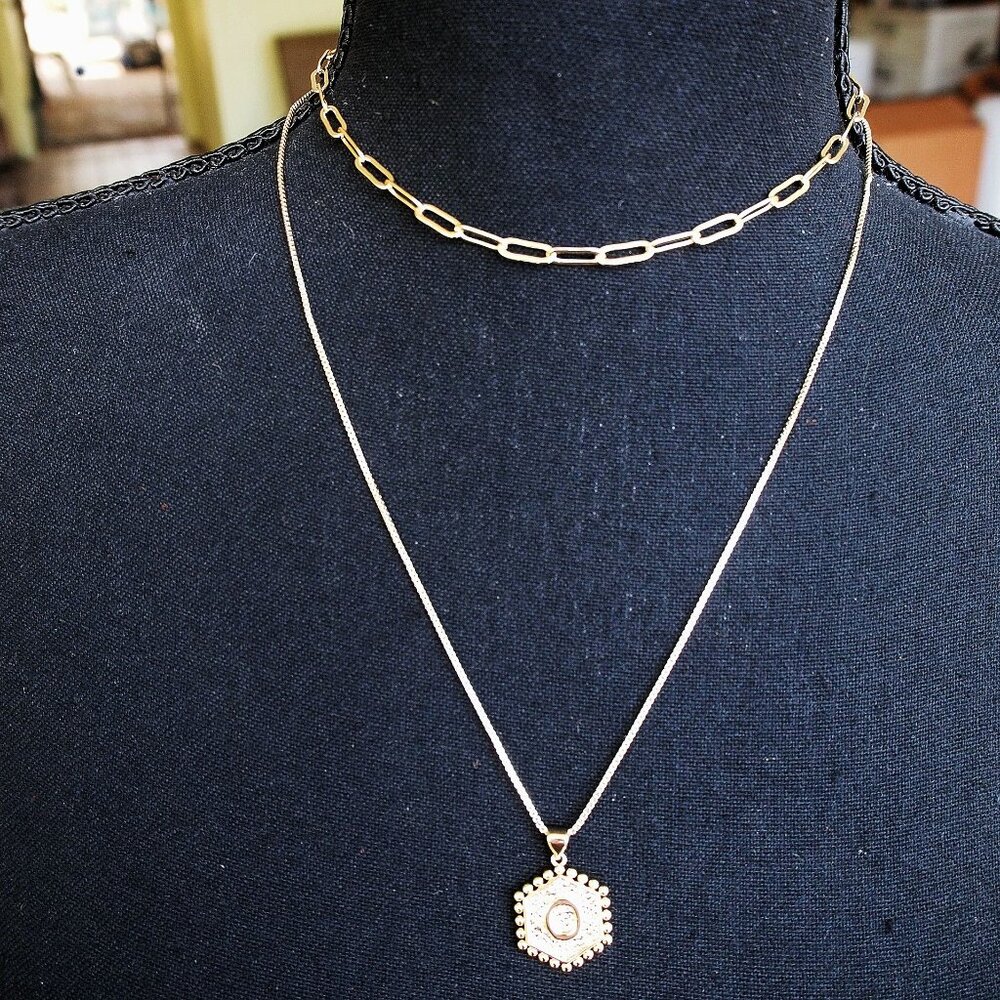 MOOHAM Dainty Gold Initial O Necklace - 14K Gold Plated Layered Hexagon Pendant - Picture 3 of 7